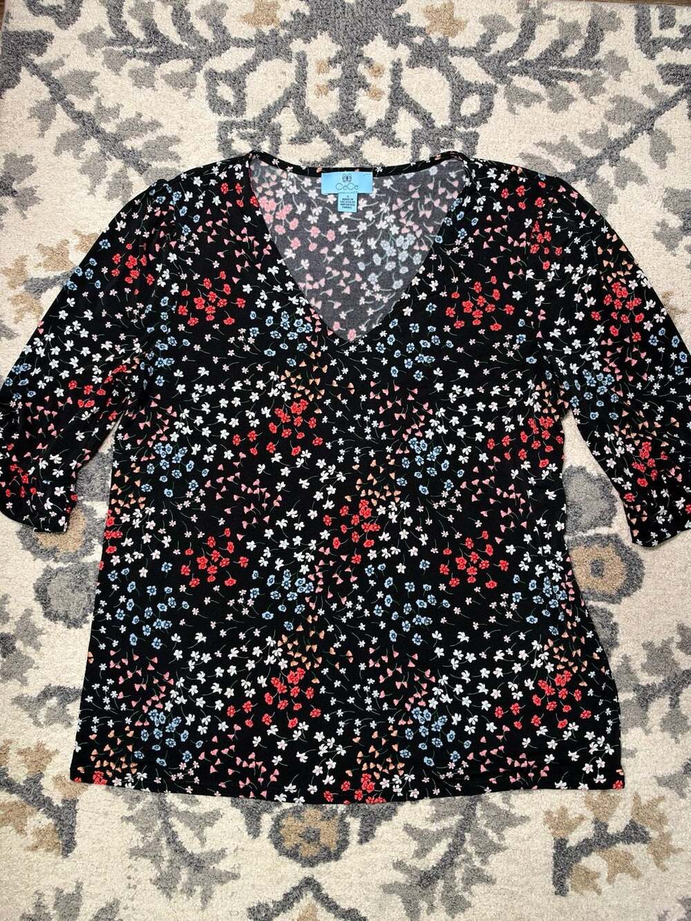 CeCe V-Neck Floral Blouse Size S Black Ditsy Print 3/4 Sleeve Top